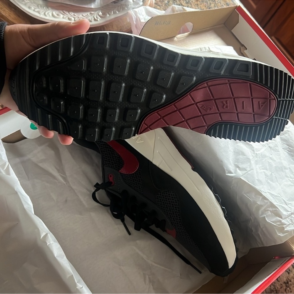 Nike AirMax - Picture 3 of 4